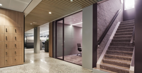 Single glass partition.