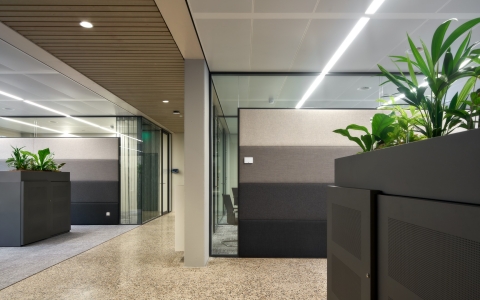 Double glass partition with partial closed sections