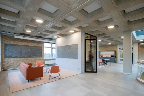 Single glass partitions at Nikhef Amsterdam