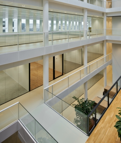 Glass partitions at Plus Ultra Leiden