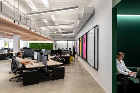 Office at Wordwide New York with QbiQ partition