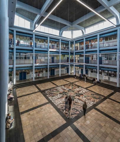 Inside ROC Mondriaan Den Haag