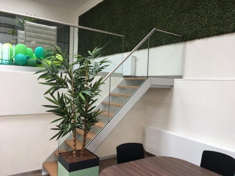Full glass balustrade walls for stairs