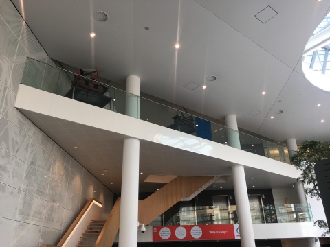 Glass balustrade system for top mounting